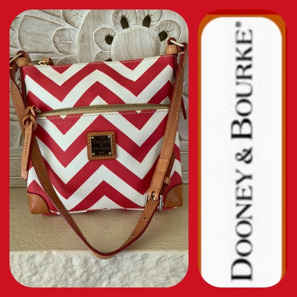 👠Dooney & Bourke Red/White Chevron Letter Carrier Crossbody Handbag Purse - Picture 12 of 12